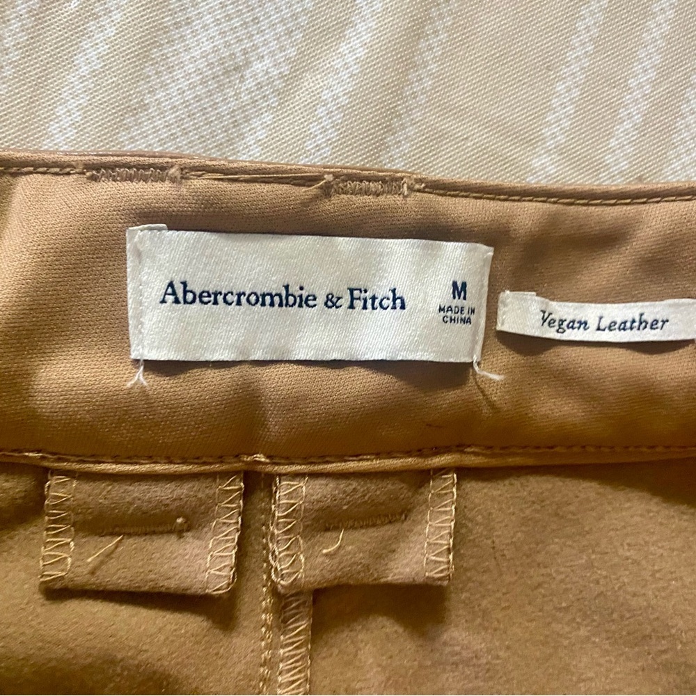 Abercrombie & Fitch High Waist Vegan LeatherTailored Shorts brown/tan color - Picture 2 of 10